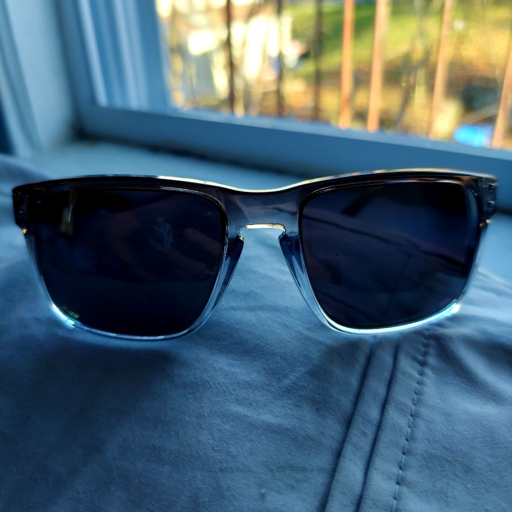 OAKLEYS Holbrook